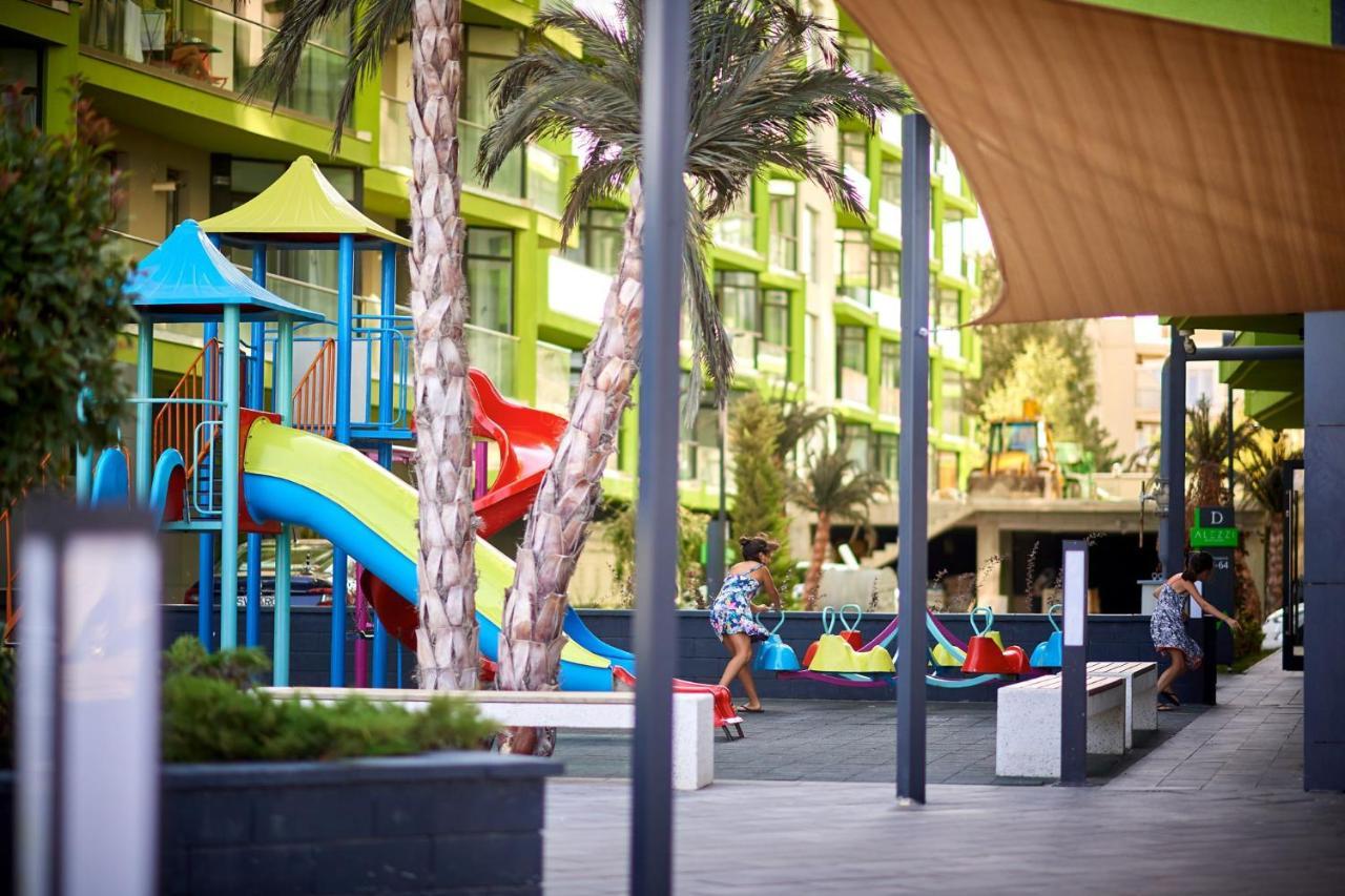 Coral Aparthotel Pool & Spa Mamaia Nord Navodari Bagian luar foto