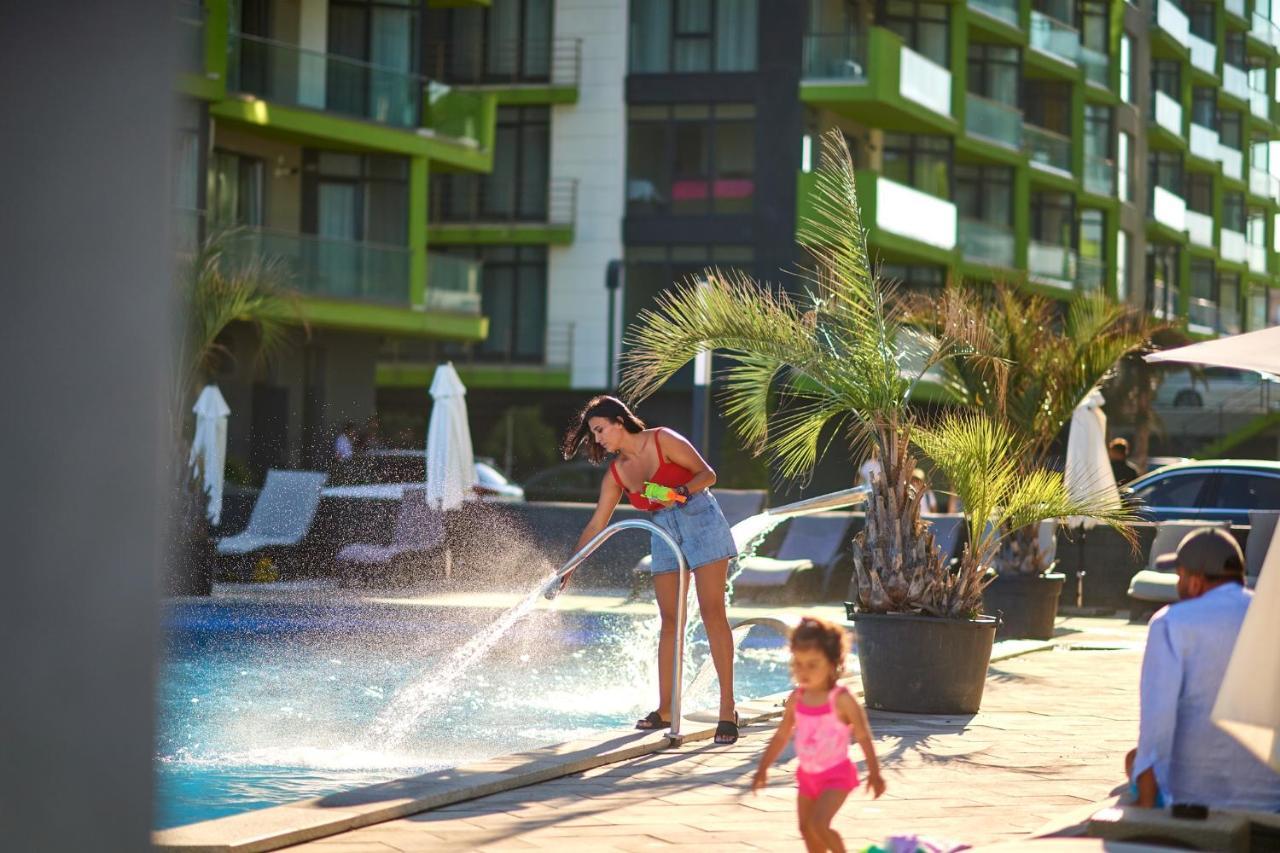 Coral Aparthotel Pool & Spa Mamaia Nord Navodari Bagian luar foto