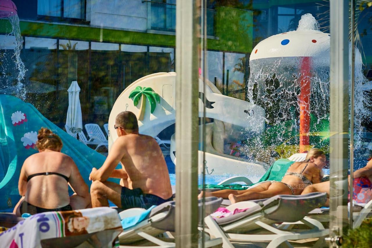 Coral Aparthotel Pool & Spa Mamaia Nord Navodari Bagian luar foto